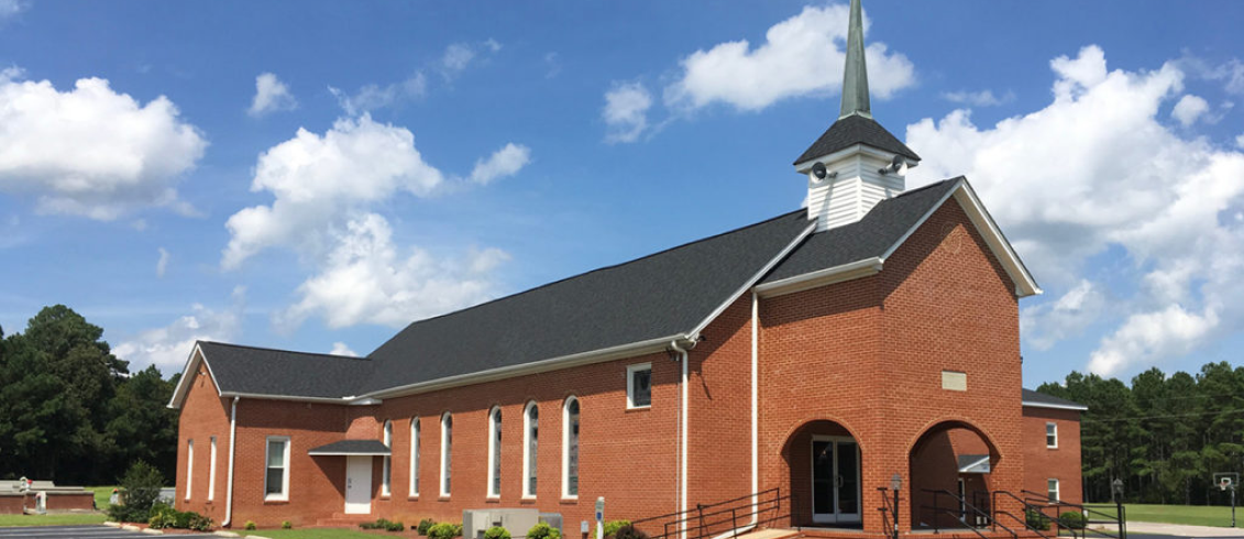 Large side image of Middlesex Baptist Church | Summit Roofing