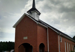 Front closeup of Middlesex Baptist Church | Summit Roofing