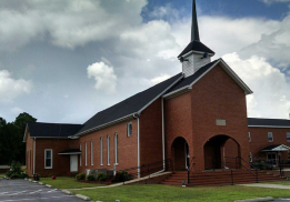 Front image of Middlesex Baptist Church | Summit Roofing